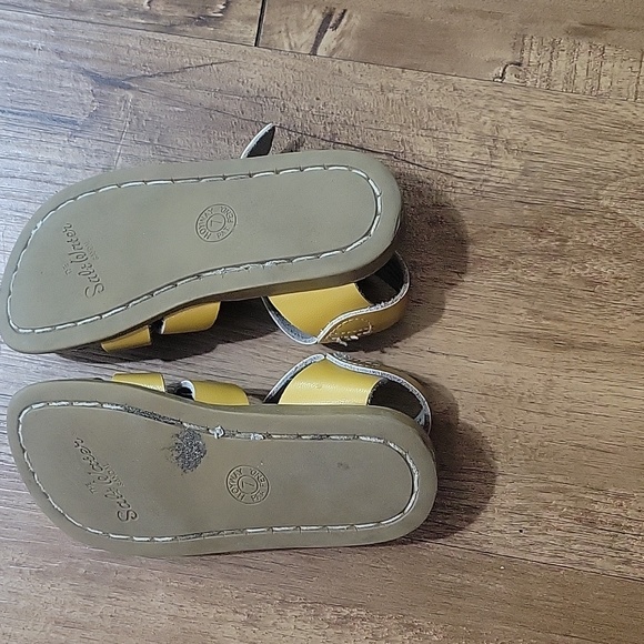 Kids Yellow Sandals - Picture 4 of 4